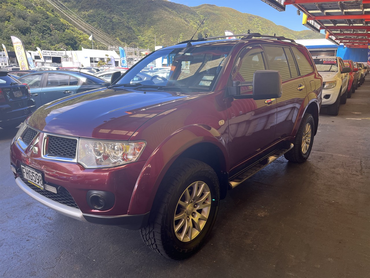 2010 Mitsubishi challenger