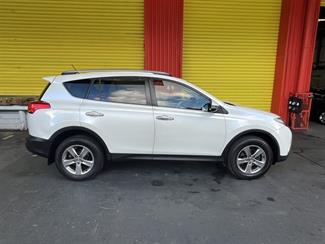 2015 Toyota RAV4 - Thumbnail
