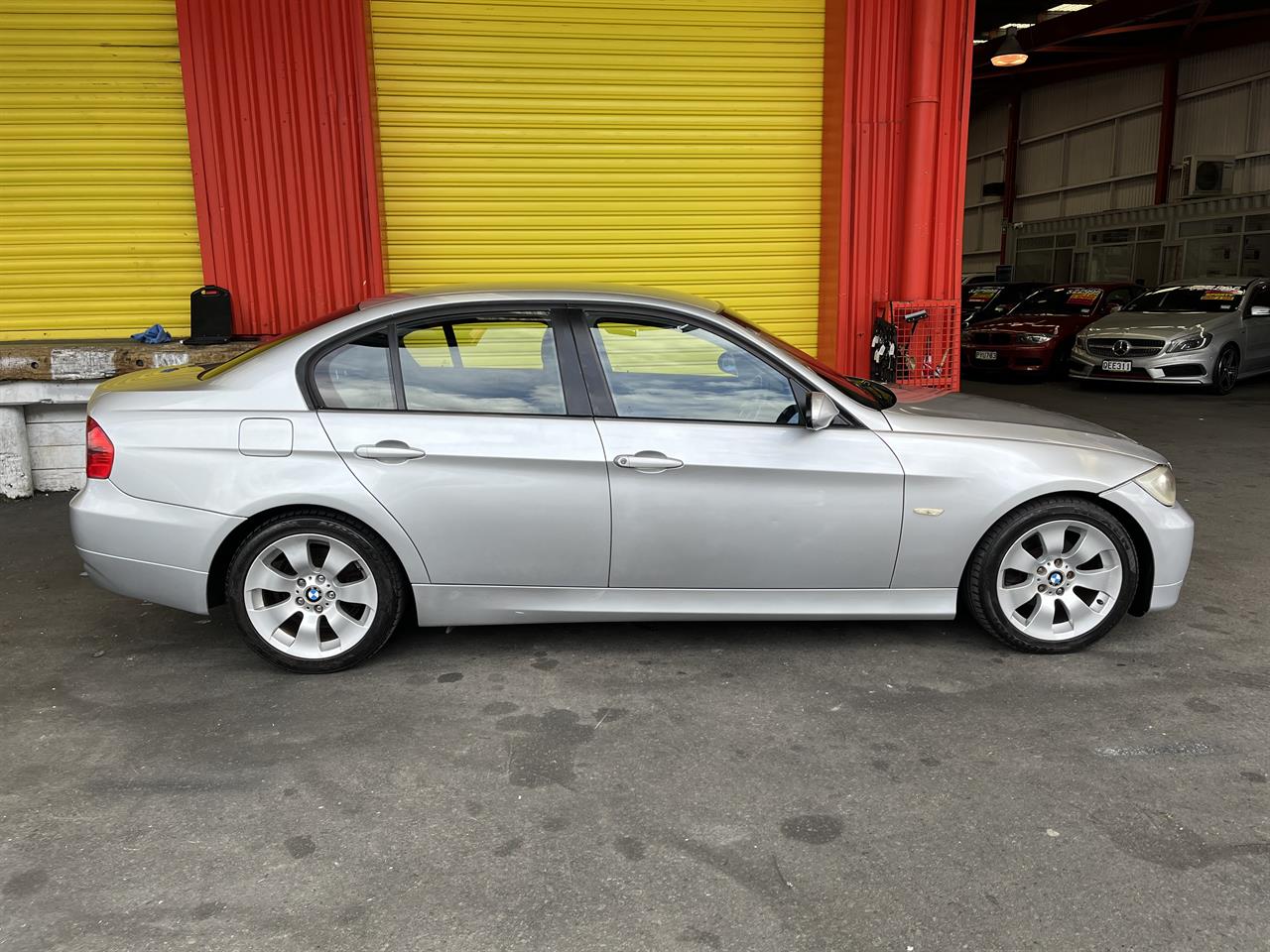 2006 BMW 320i