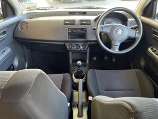 2010 Suzuki Swift - Thumbnail