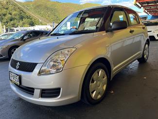 2010 Suzuki Swift - Thumbnail