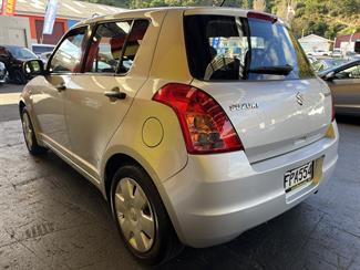 2010 Suzuki Swift - Thumbnail