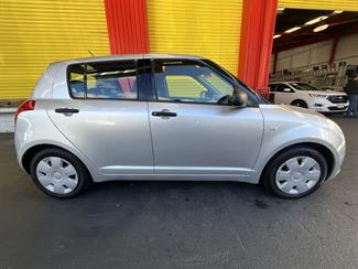2010 Suzuki Swift - Thumbnail