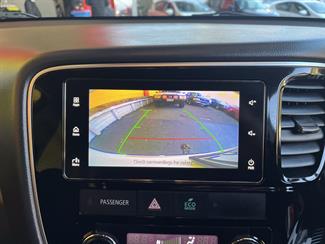 2017 Mitsubishi Outlander - Thumbnail
