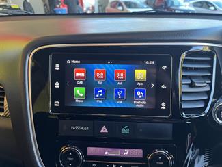 2017 Mitsubishi Outlander - Thumbnail