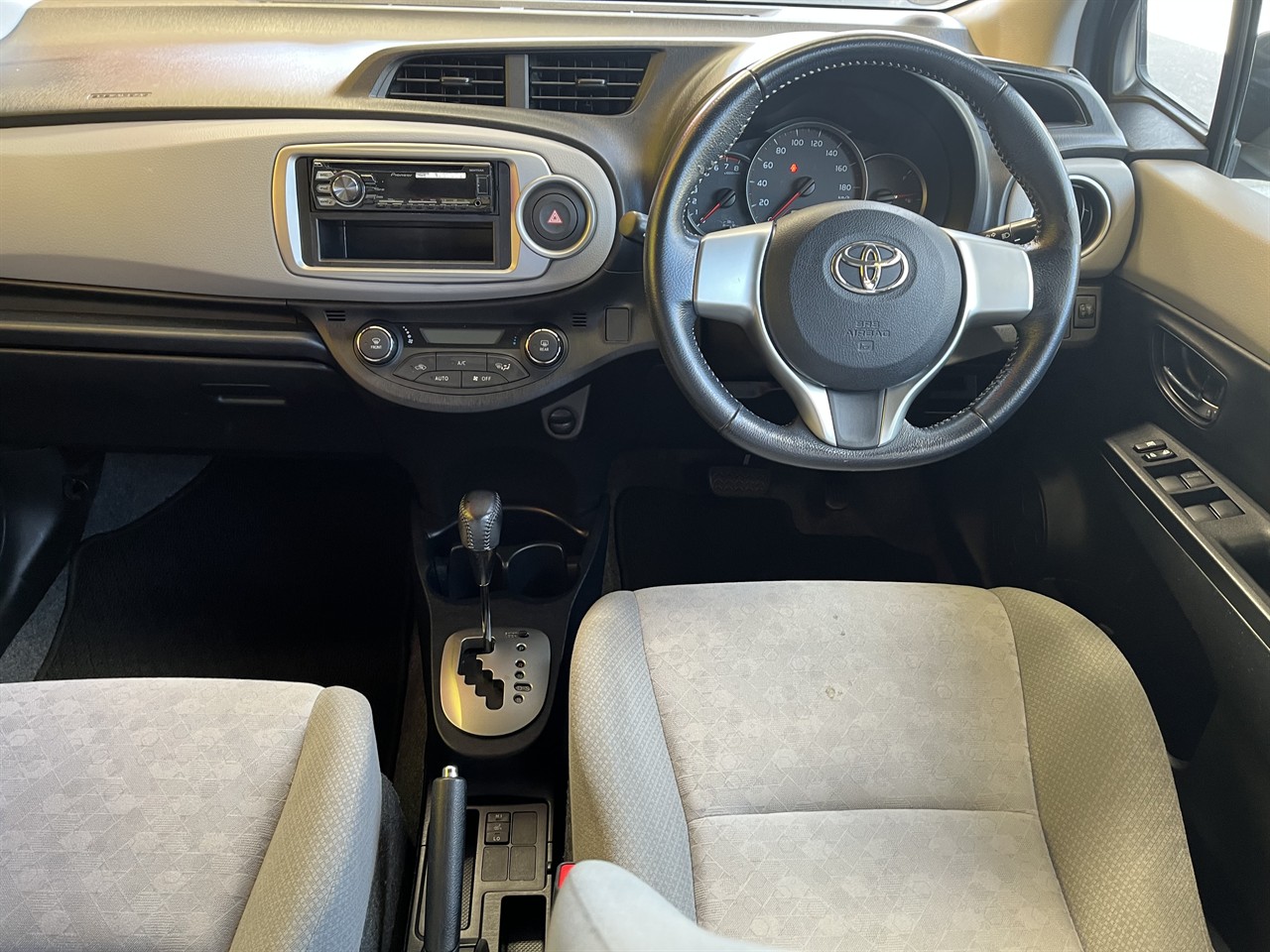 2011 Toyota Vitz