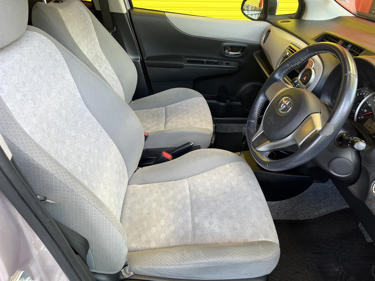 2011 Toyota Vitz