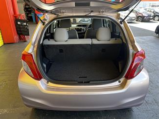 2011 Toyota Vitz - Thumbnail