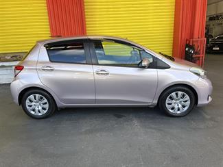 2011 Toyota Vitz - Thumbnail