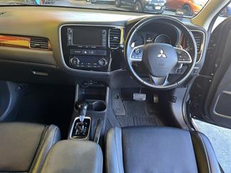 2013 Mitsubishi Outlander - Thumbnail