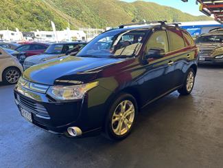 2013 Mitsubishi Outlander - Thumbnail