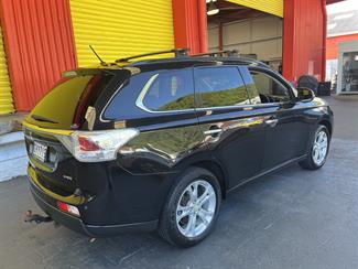 2013 Mitsubishi Outlander - Thumbnail