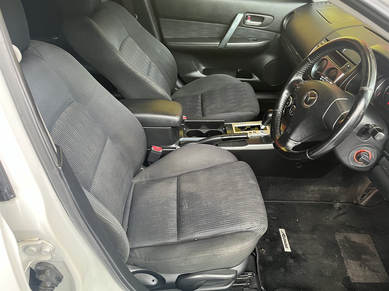 2005 Mazda Atenza