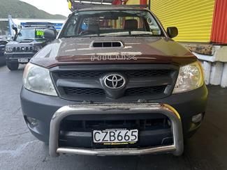 2005 Toyota Hilux - Thumbnail