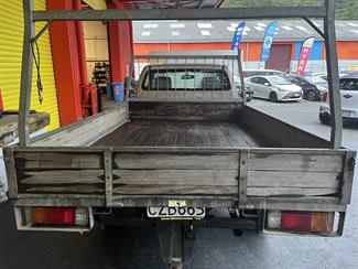 2005 Toyota Hilux - Thumbnail