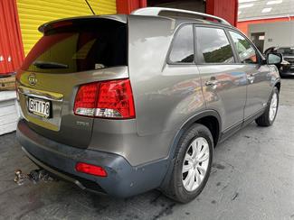 2012 Kia Sorento R - Thumbnail