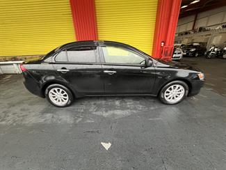 2012 Mitsubishi Galant - Thumbnail
