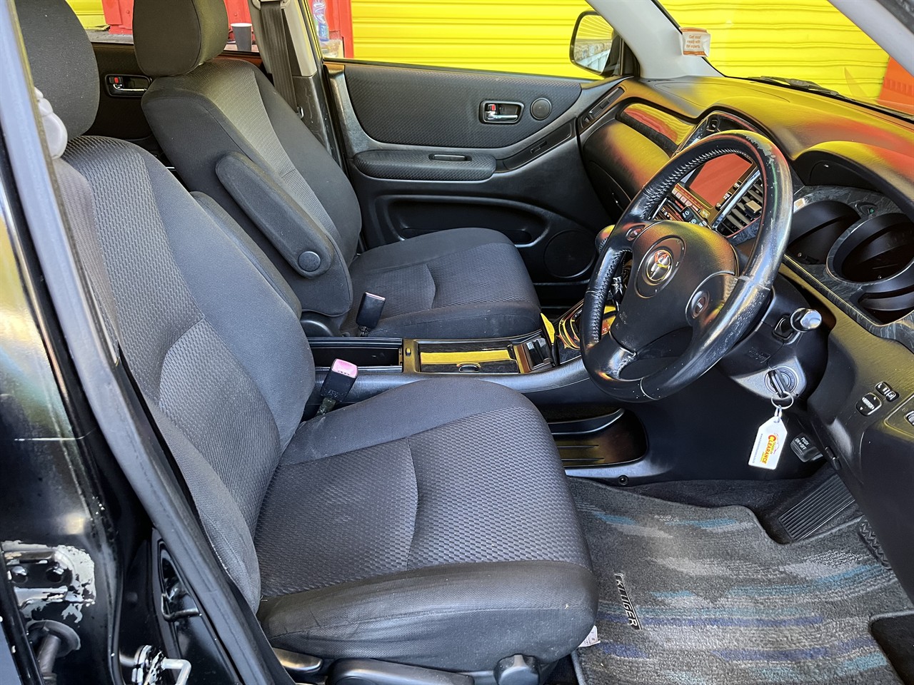 2004 Toyota Kluger