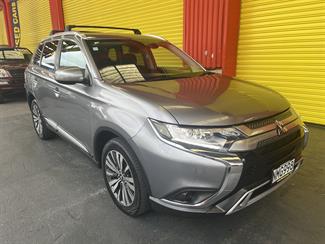 2021 Mitsubishi Outlander - Thumbnail
