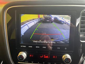 2021 Mitsubishi Outlander - Thumbnail