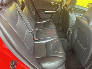 2013 Volvo V60 - Thumbnail