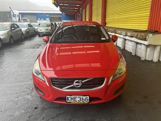 2013 Volvo V60 - Thumbnail