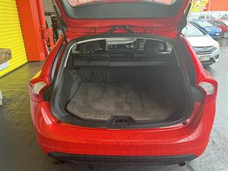 2013 Volvo V60 - Thumbnail