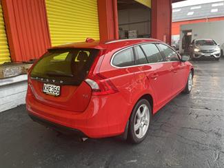 2013 Volvo V60 - Thumbnail