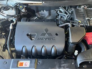 2015 Mitsubishi Outlander - Thumbnail
