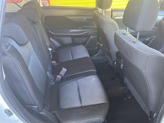 2015 Mitsubishi Outlander - Thumbnail