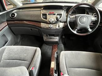 2004 Honda Odyssey - Thumbnail