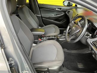2018 Holden Astra - Thumbnail