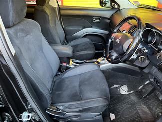 2009 Mitsubishi Outlander - Thumbnail