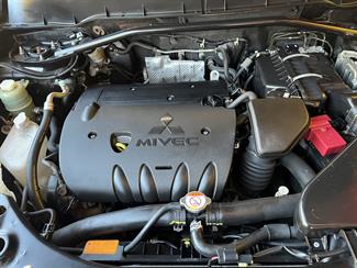 2009 Mitsubishi Outlander - Thumbnail