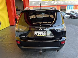 2009 Mitsubishi Outlander - Thumbnail