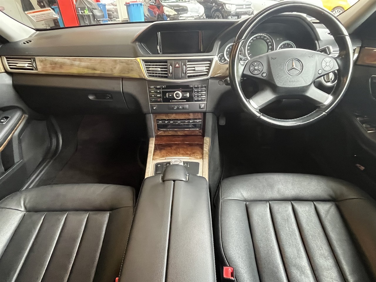2010 Mercedes-Benz E300
