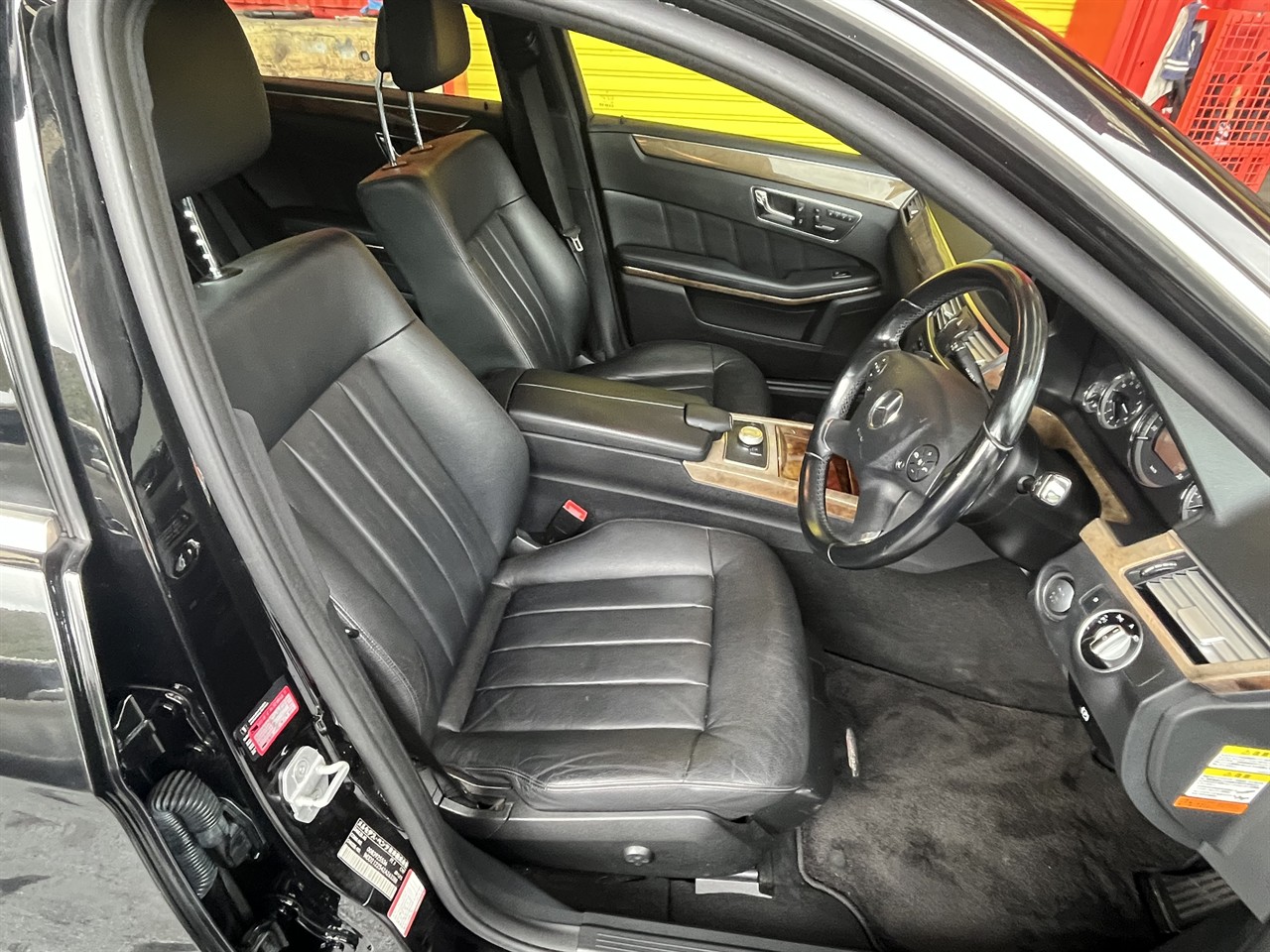 2010 Mercedes-Benz E300