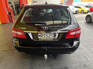 2010 Mercedes-Benz E300 - Thumbnail