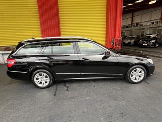 2010 Mercedes-Benz E300 - Thumbnail