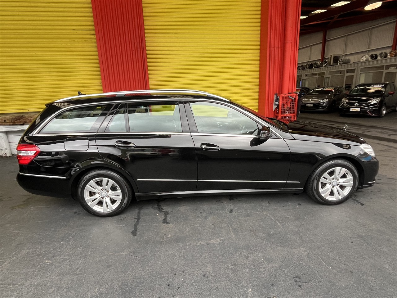 2010 Mercedes-Benz E300