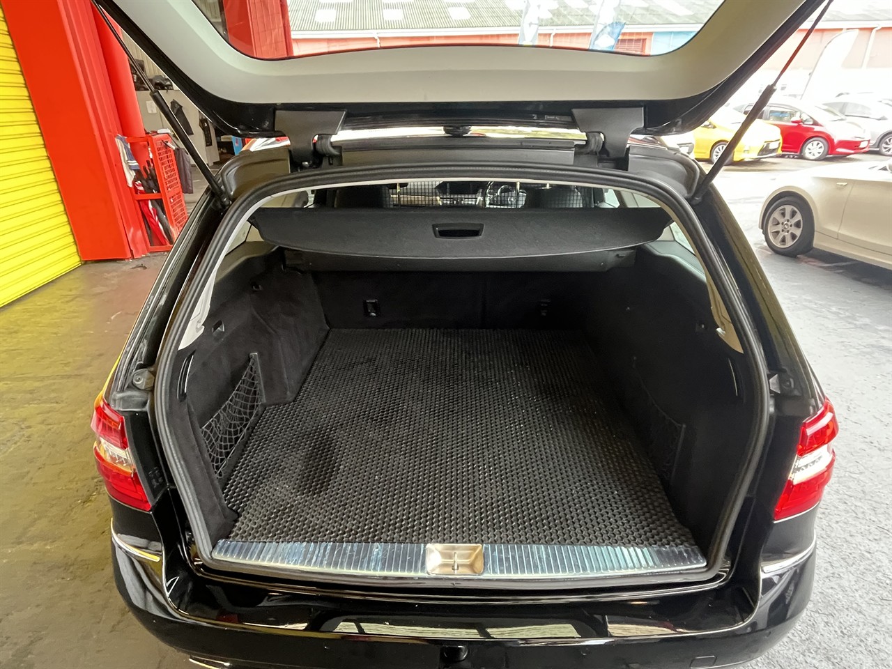 2010 Mercedes-Benz E300