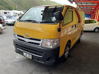 2012 Toyota Hiace - Thumbnail