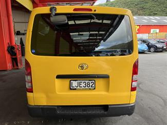 2012 Toyota Hiace - Thumbnail