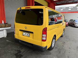 2012 Toyota Hiace - Thumbnail