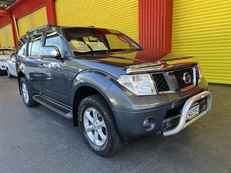 2009 Nissan pathfinder - Thumbnail