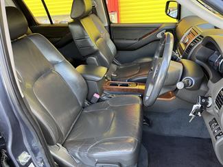 2009 Nissan pathfinder - Thumbnail