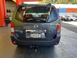 2009 Nissan pathfinder - Thumbnail