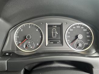 2011 Volkswagen Tiguan - Thumbnail