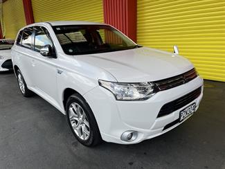 2014 Mitsubishi Outlander - Thumbnail