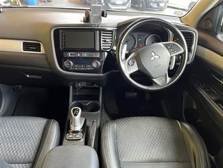 2014 Mitsubishi Outlander - Thumbnail